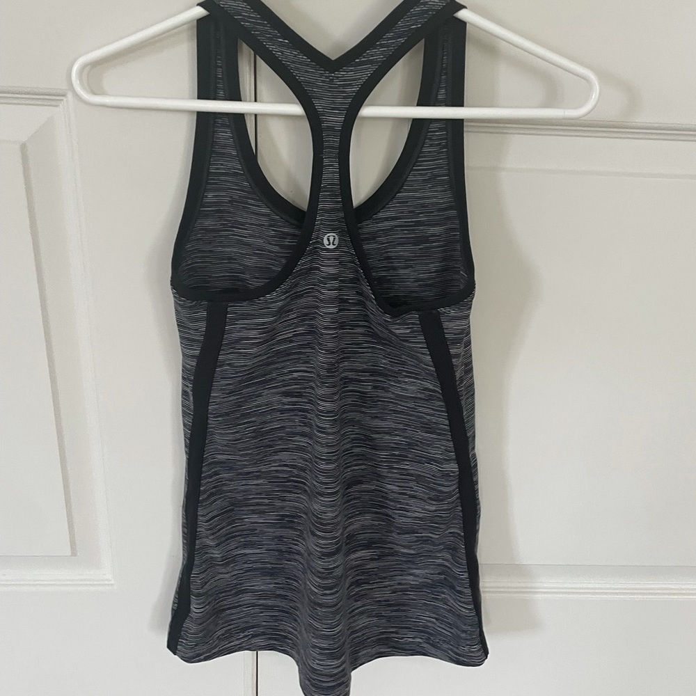 Lululemon Tank. Black and White. Size 4
